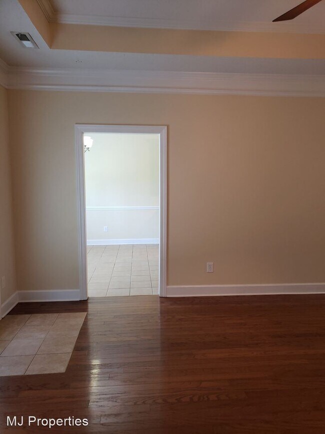 Building Photo - 3 br, 2 bath House - 101 Tree Bark Trail