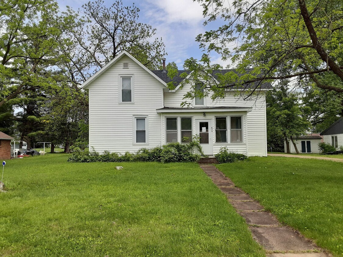 Primary Photo - 636 N Franklin St