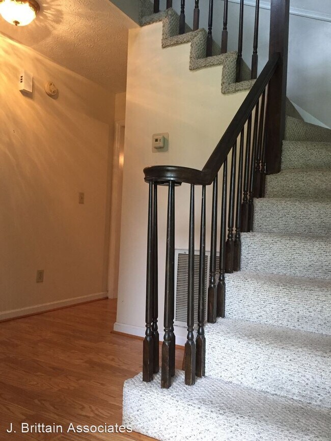 Foto del edificio - 3 br, 2.5 bath House - 6013 Holly Trace