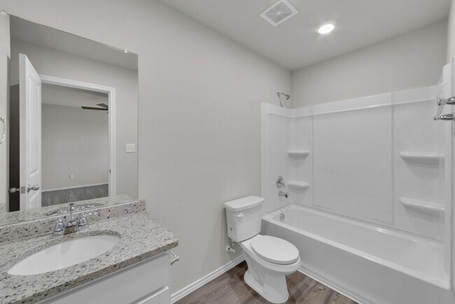 Foto del edificio - Newly Built 3BR/2.5BA Duplex in Hunter Ran...