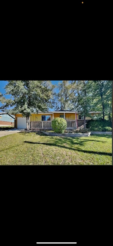 Building Photo - 8550 Circle Dr