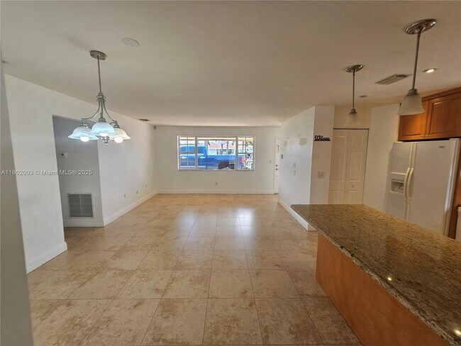 Foto del edificio - 8601 NW 16th St