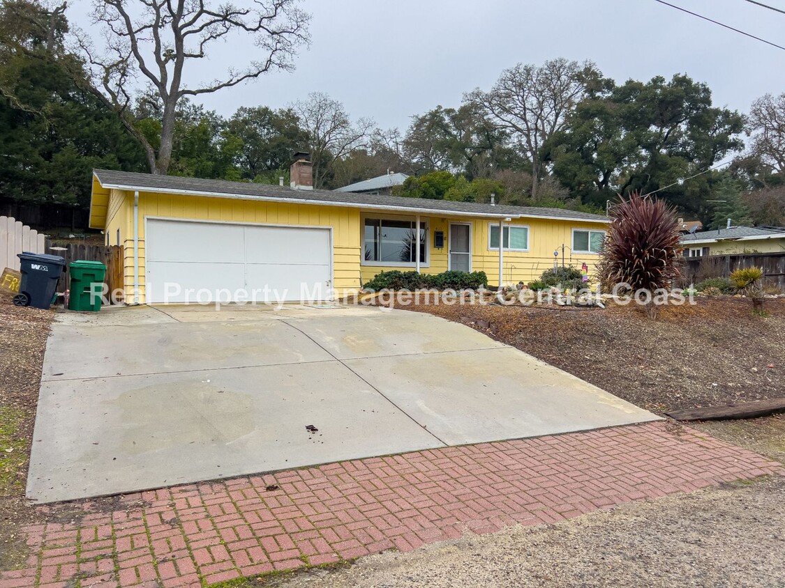 Foto principal - AVAILABLE NOW - Nice Home in Atascadero - ...