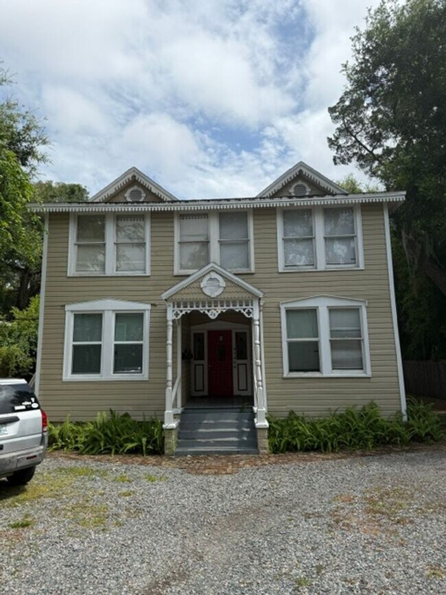 Building Photo - 25 Desoto Pl