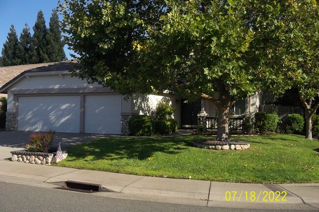 Building Photo - Four bedroom in Folsom
