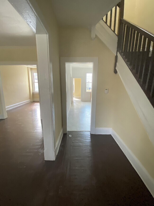 Building Photo - 3507 W Garrison Ave