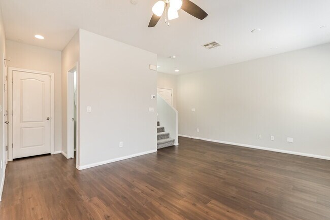 Building Photo - 698 Calamus Palm Pl