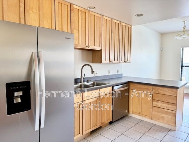 Building Photo - 4159 McPherson Ave