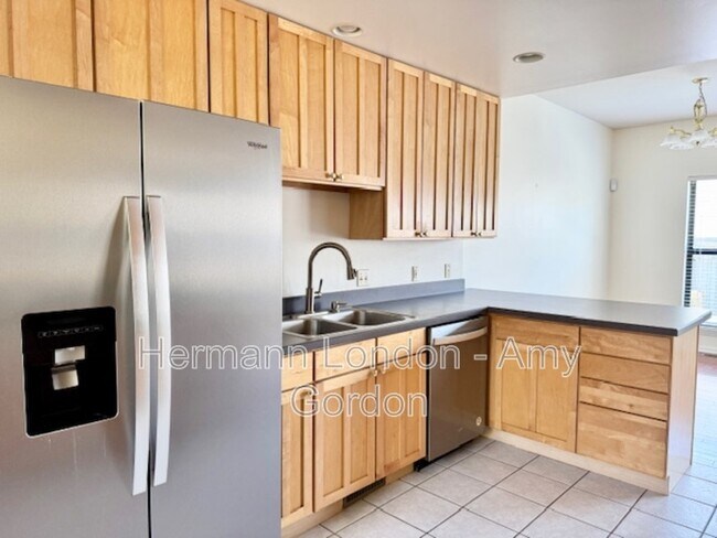 Foto del edificio - 4159 McPherson Ave