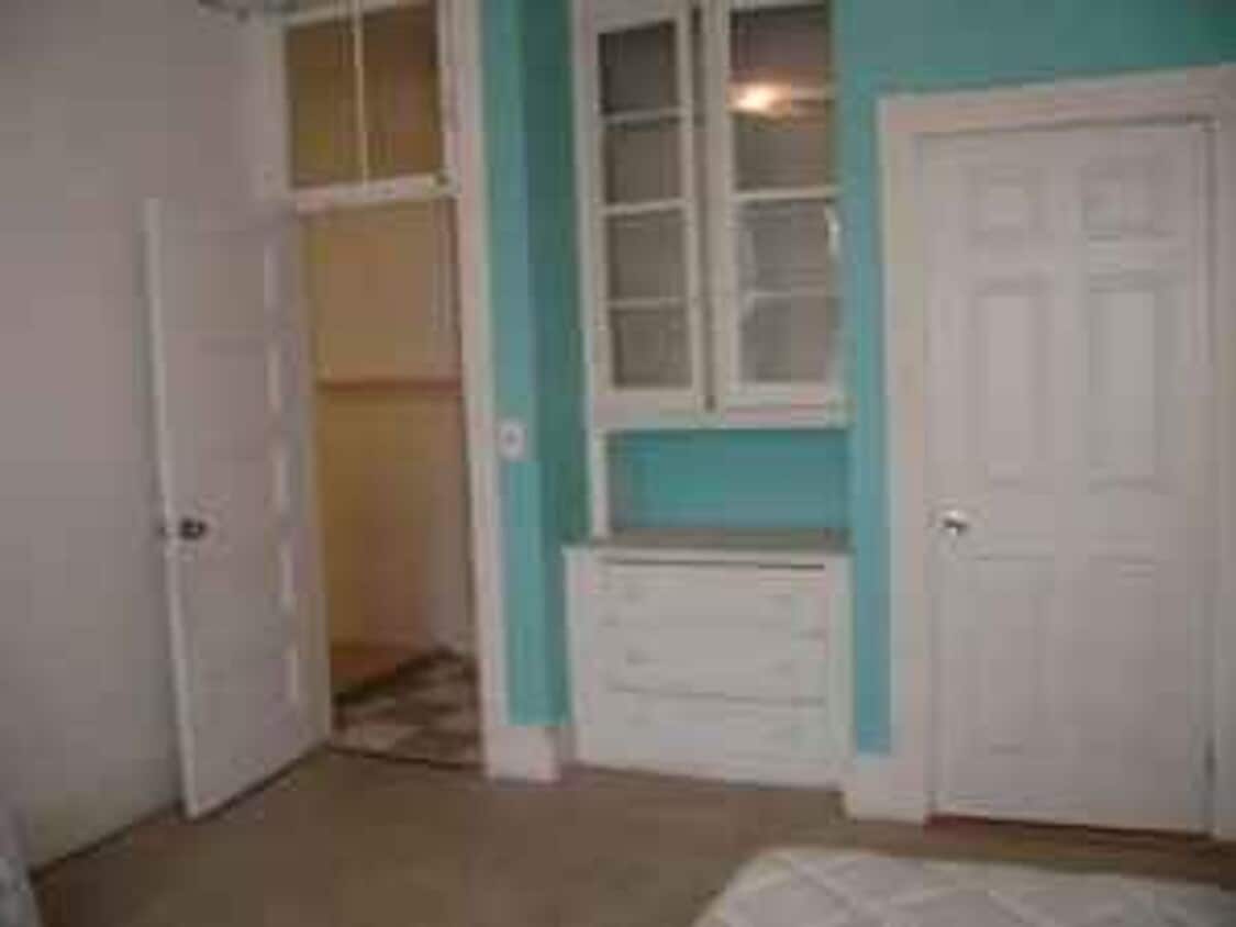Primary Photo - Great Deal; Easily Access BU and B Line or...
