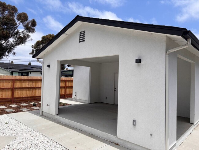 Foto del edificio - Brand New 2 Bedrooms 2 full baths home, AD...