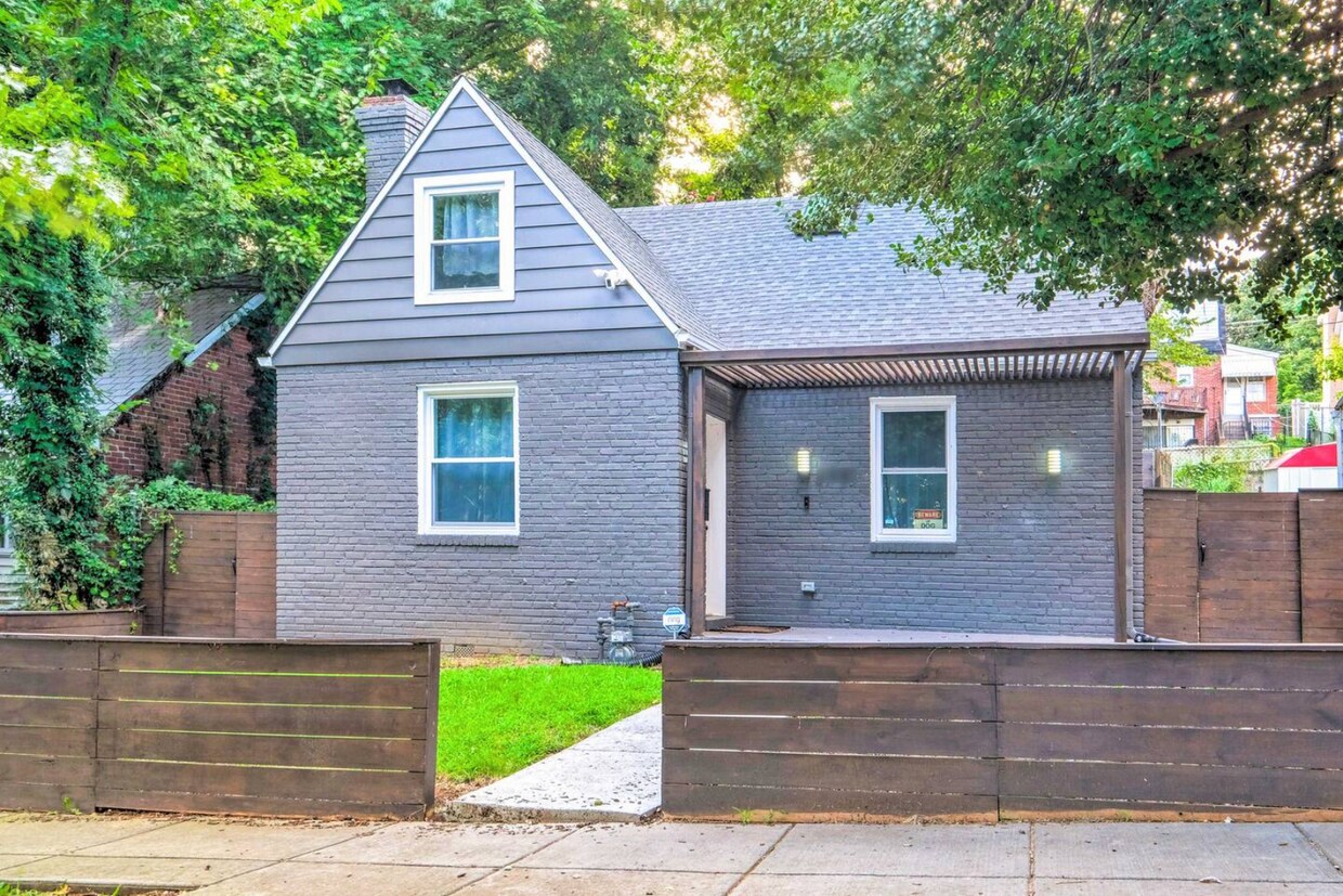 Primary Photo - 3981 1st St SW