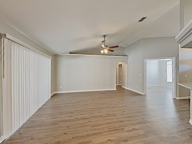 Building Photo - 3229 Sawgrass Creek Cir