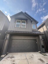 Building Photo - 3732 Seabrook St