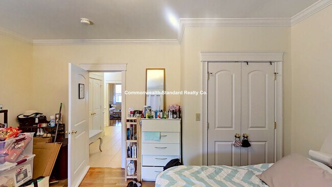 Foto del edificio - 27 Glenville Ave