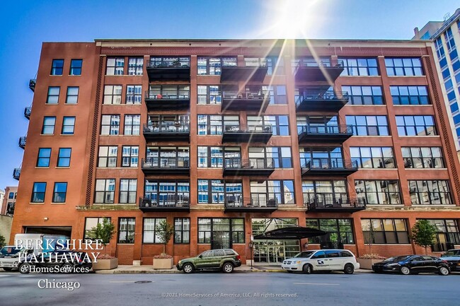 Building Photo - 525 W Superior Street