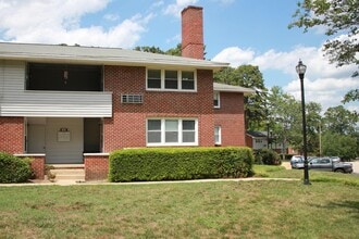 Building Photo - 805 Daniels St