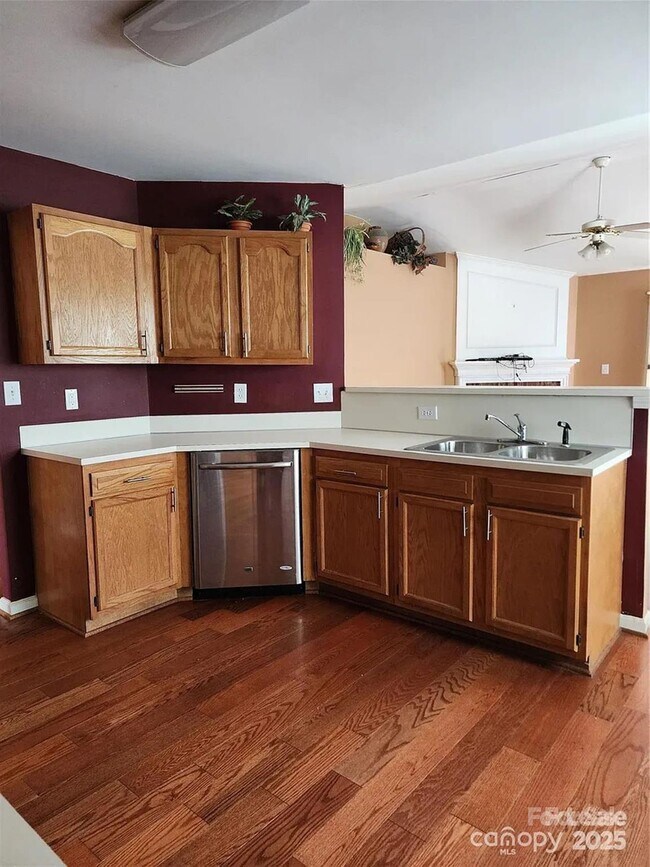 Foto del edificio - 14343 Arbor Ridge Dr