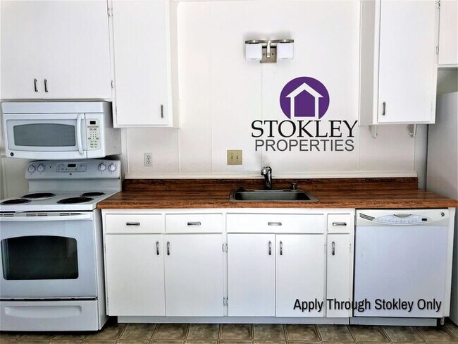 Foto del edificio - Stokley Properties Presents 11 Sunset Driv...