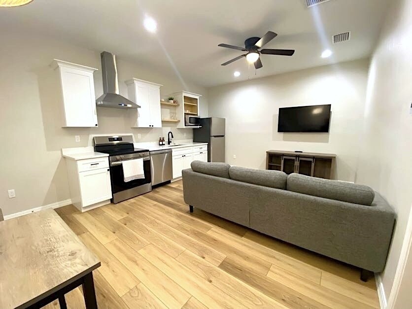 Foto principal - 746 29th Ave N