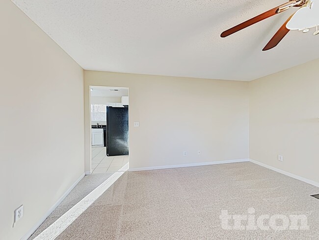 Foto del edificio - 4600 White Rd