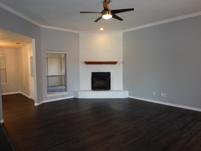 Building Photo - 106 Cedar Ridge Dr
