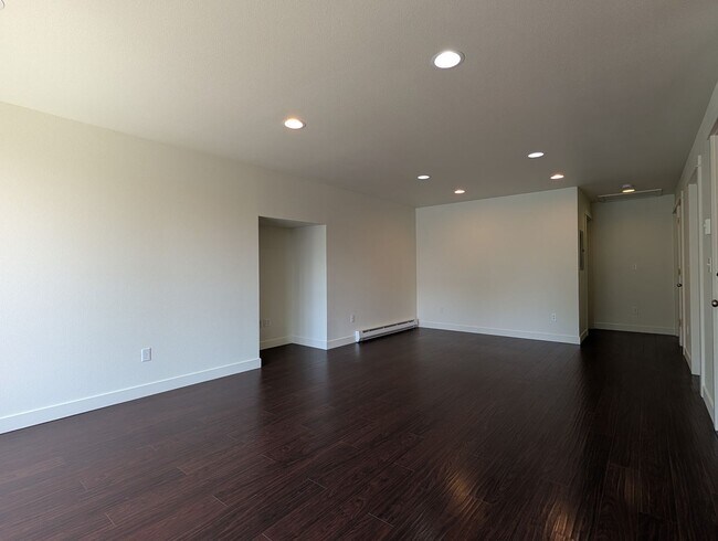 Foto del edificio - Great 2bed/1bath Duplex with large yard!