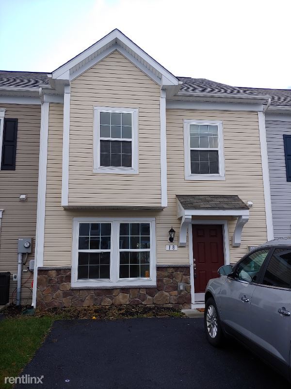 Primary Photo - 3 br, 2.5 bath Townhome - 18 Teakwood Dr