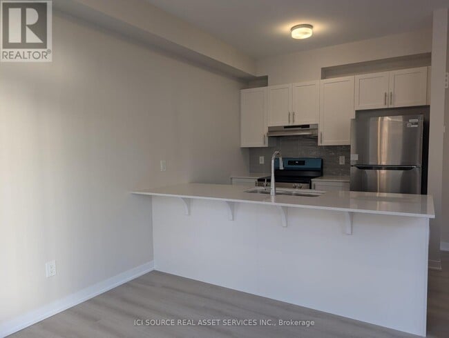 Building Photo - 375 Les Emmerson Dr