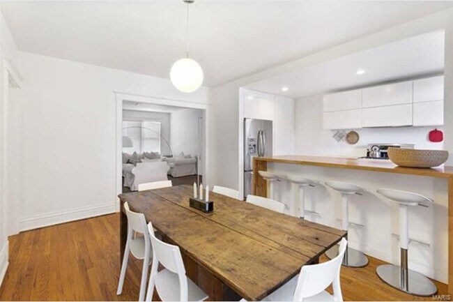 Foto del edificio - 6328 Northwood Ave