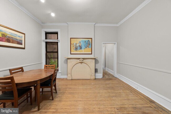 Foto del edificio - 304 E 25th St