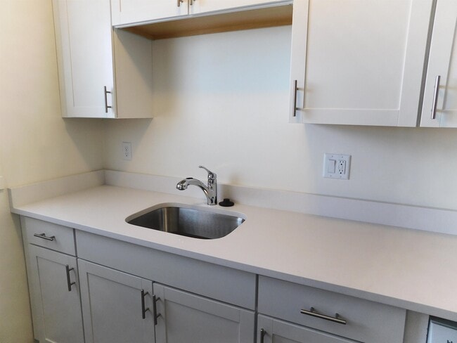 Building Photo - 1054 W 1520 N