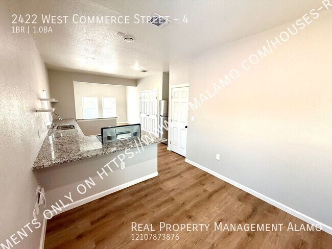 Foto del edificio - 2422 W Commerce St