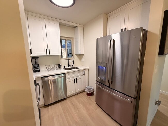 Building Photo - Coastal 2BR Condo Just Blocks from the Beach in Coronado