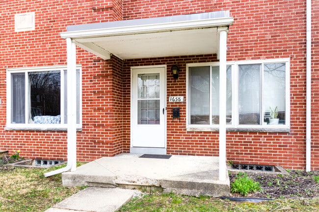 Building Photo - 1662 Elmwood Ave