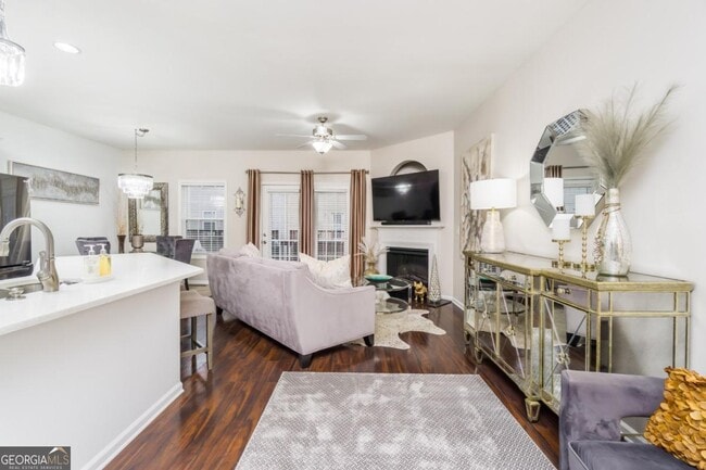 Building Photo - 2449 Suwanee Pointe Dr