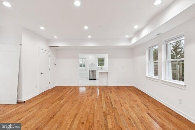 Building Photo - 65 Limekiln Pike