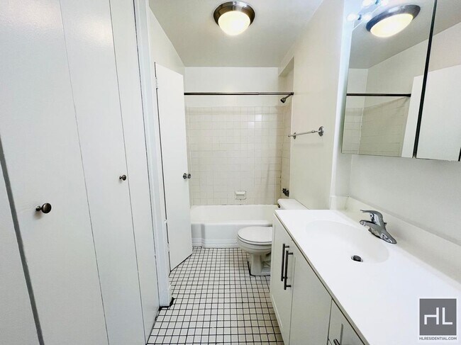 Building Photo - E 36th St | Alcove Studio | In-building laundry