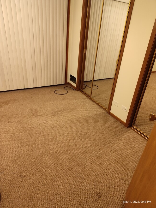 Building Photo - 343 Meadow Green Ln