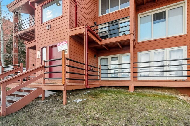 Foto del edificio - Wilderness One Bedroom Available 7/7!  Close to hiking trails and great amenities.  Amazing SUN!