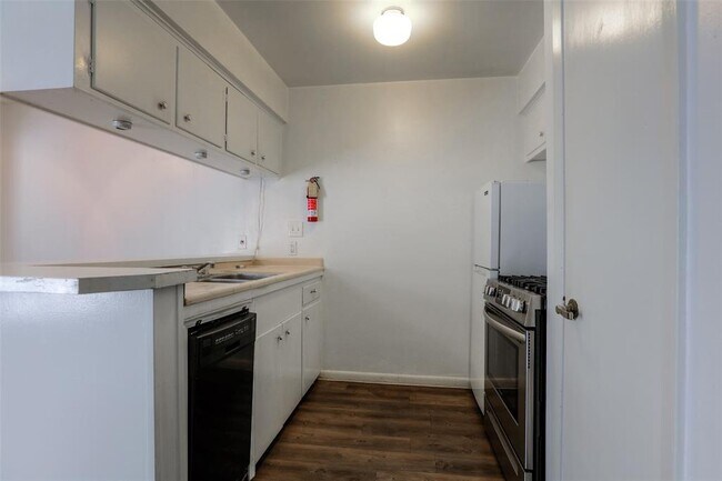 Foto del edificio - 1521 Rutland St