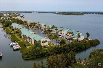 Building Photo - 1825 Tarpon Ln