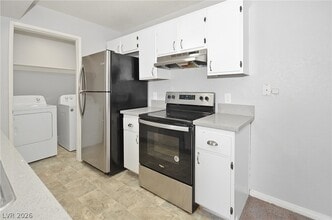 Building Photo - 220 Mission Catalina Ln