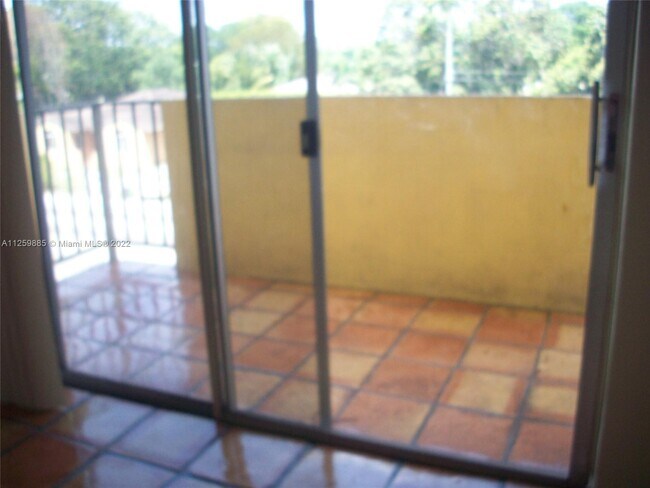 Foto del edificio - 300 NE 125th St