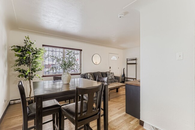 Living/Dining - 3540 Newport St