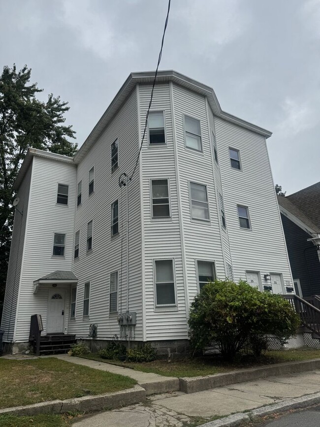 Building Photo - 35 Gill Ave