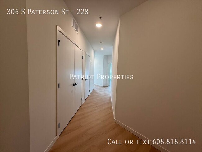 Building Photo - 306 S Paterson St