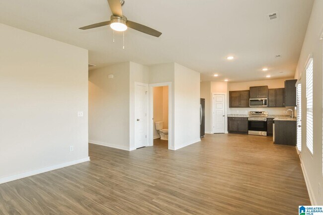 Foto del edificio - 8 Deer Creek Dr
