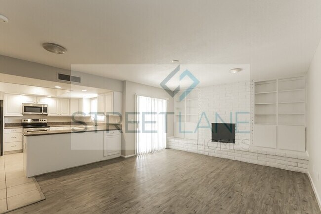 Building Photo - REDUCED!