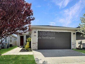 Building Photo - 2115 W Bella Ln